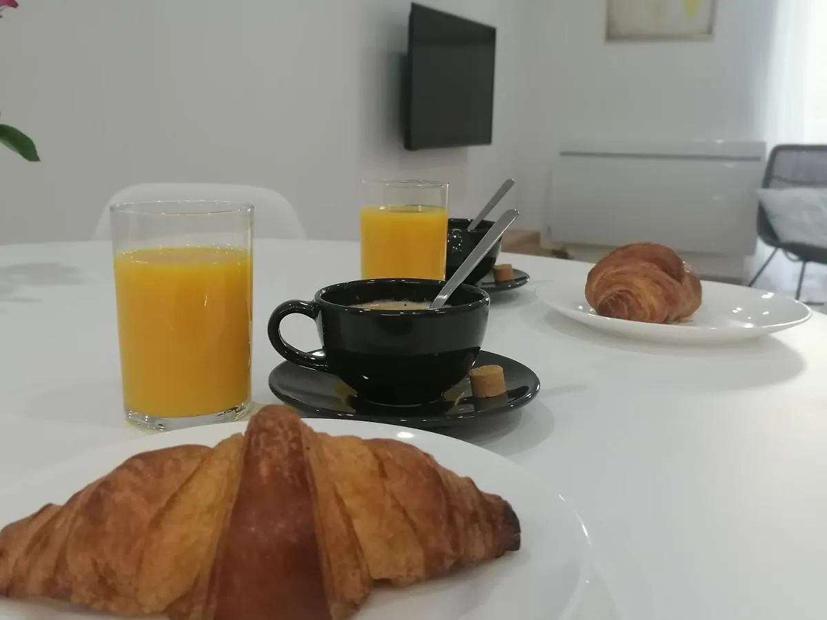 Cocon Cosy Au Centre De Voiron 0*,  France